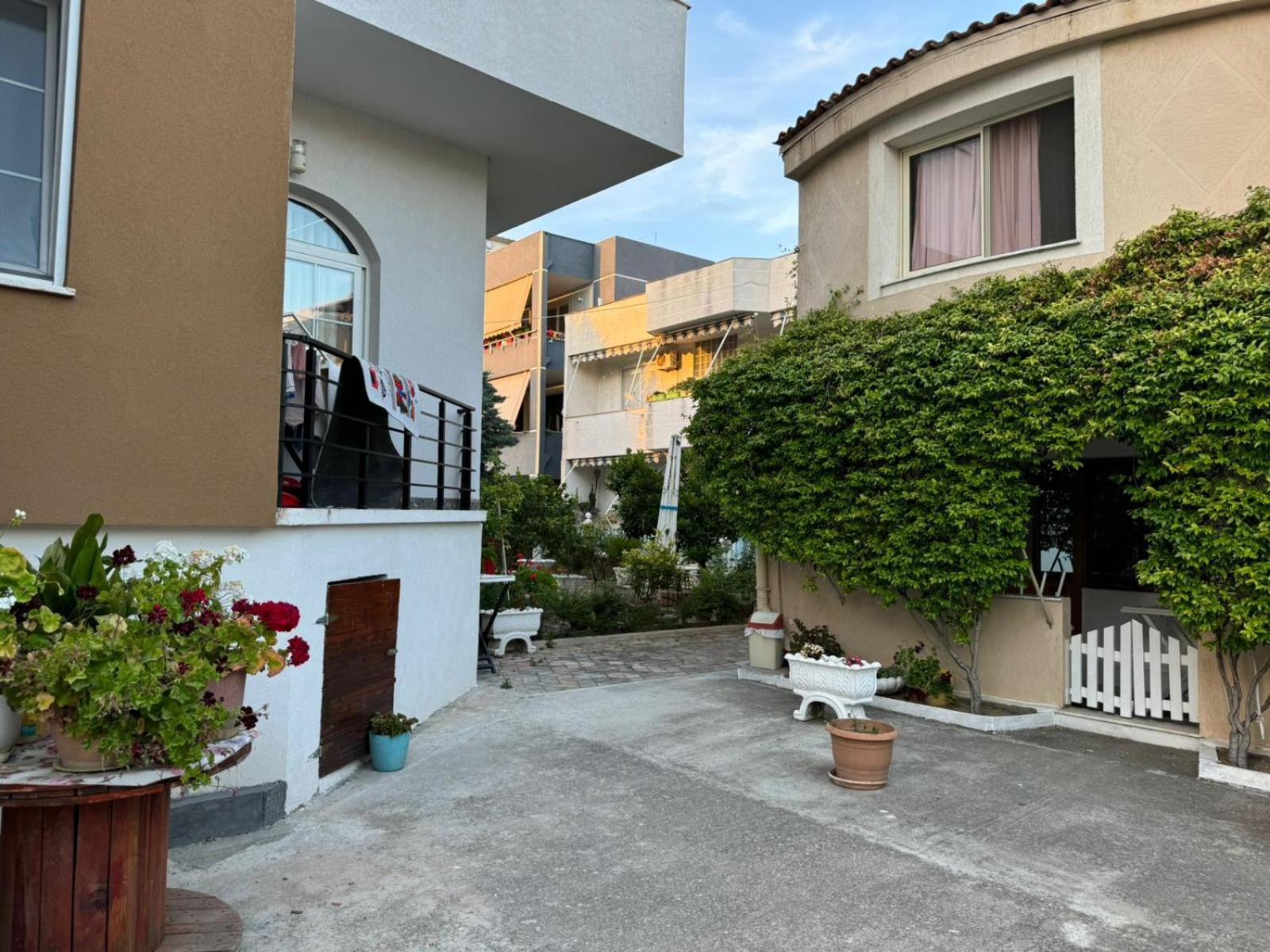 Novi * Durrës